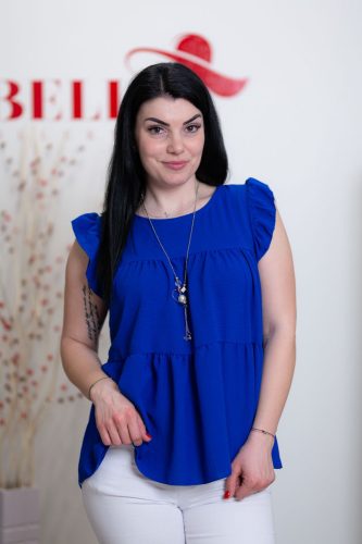 Fodros vállú kék póló szívecske nyaklánccal (M-L)